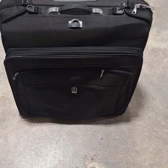 Black Luggage Garment Bag with Durable Fabric and Travel Design - Picture 1 of 16